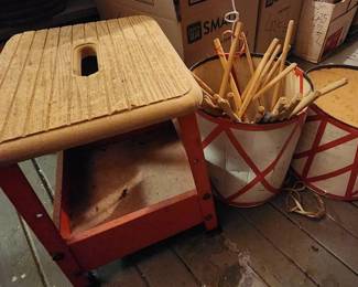 TTT440 Small Stool And Drum Sticks