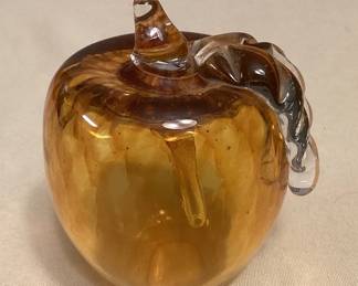 TTT513 Blown Glass Apple Art Paperweight Signed