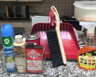 TTT365 - Assorted Cleaning Products 