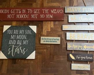 TTT426- Various Wall Hangings/Decor