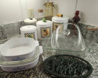 TTT269 Various Kitchen Items