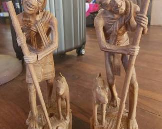 TTT257 Carved Wooden Figurines