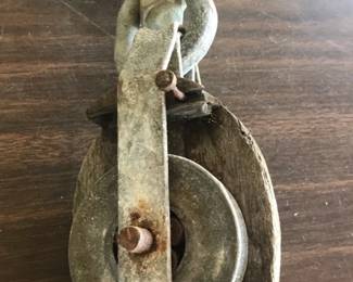 TTT235 - Vintage Block & Tackle Pulley