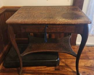 TTT364 Vintage Wooden Desk