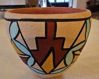 TTT543-Interesting Collectible Native American Pottery