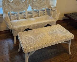 TTT109 White Wicker Sofa And Coffee Table
