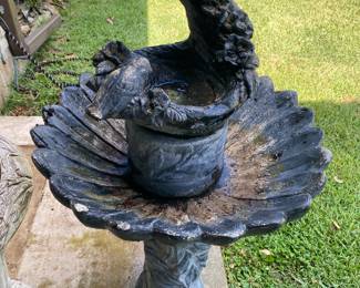 love this , has water feature