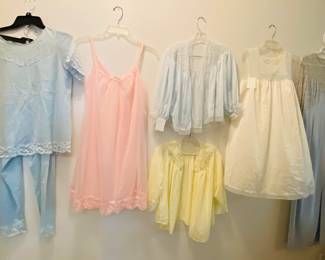 Vintage tricot  sleep wear 