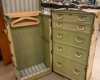 Amelia Earhart vintage steamer trunk - 