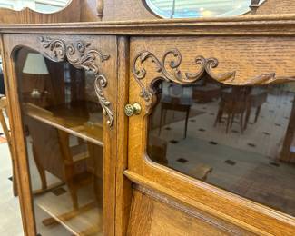 Beautiful antique Curio!