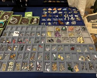 TONS OF JEWELRY!