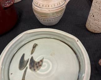 Some really pretty pottery in this sale....