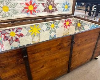 LOVE this extra large quilt lined trunk!