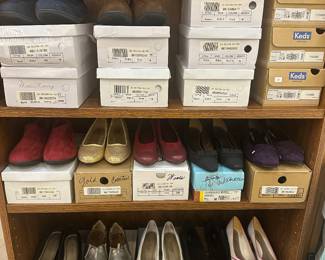 LOTS OF NEW SHOES