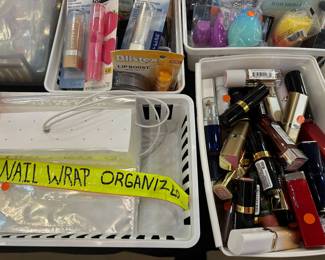 Hundreds of nail wraps!