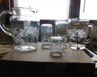 Vintage Bartlett Collins Pitcher's and Glasses. 2-Pitcher's and 27 Glasses