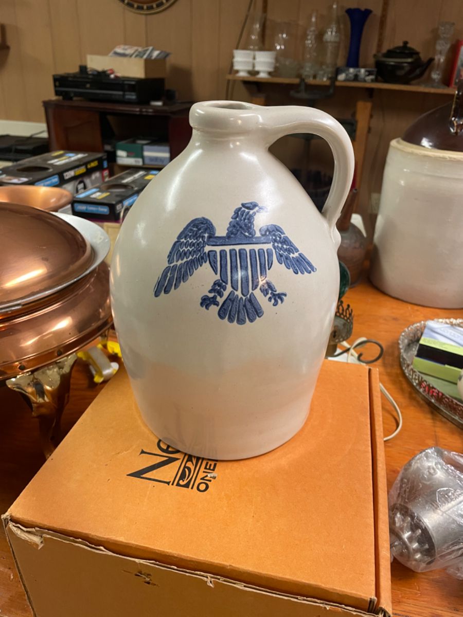 Vintage Pfaltzgraff American Eagle Yorktown Whiskey Jug 565Y