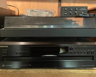 Yamaha Turntable & ONKYO Compact DiscmChanger dx-C390