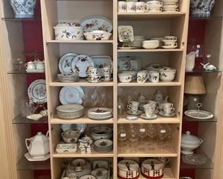 Worcester Evesham
Spode and Doulton China
Ironstone, etc.