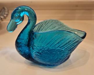 L.E. Smith Blue Glass Swan 