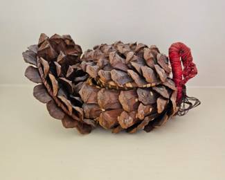 Rare Koasati Coushatta Turkey Pine Cone with Pine Needle lidded Basket