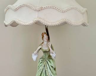 Vintage Figural Lamp