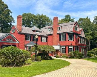 Welcome to this stunning property!