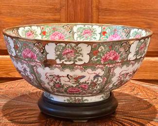 Chinese Rose Medallion Bowl