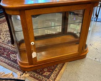 Great Curio Cabinet. Broyhill with light