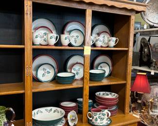 Christmas Dishes - Excellent condition