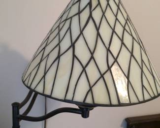2 leaded glass wall lamps