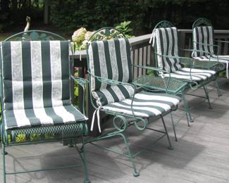 Total of 5 chairs and 2 tables