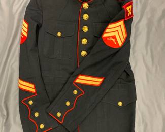 U.S. MARINE CORPS DRESS BLUE UNIFORM, 4TH MARINE DIVISION
