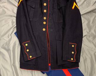 KOREAN WAR U.S. MARINE CORPS DRESS BLUE UNIFORM W/ TROUSERS, 1950'S