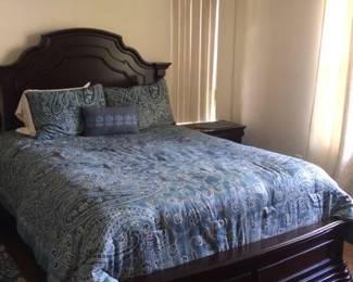 Queen bedroom set
