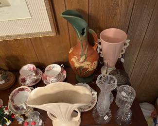 Large piece of Roseville and other items