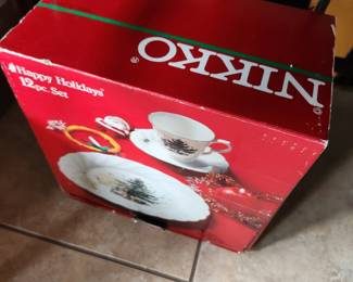 Nikko Christmas Dishes