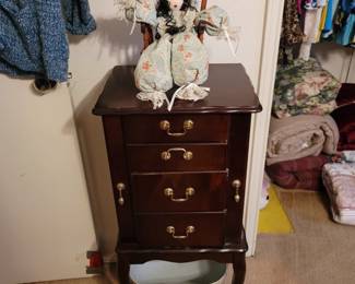 Standing Jewelry Box
