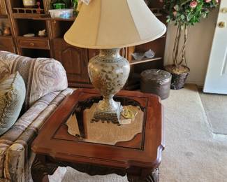 Glass Top Coffee Table, Lacks Table Lamp