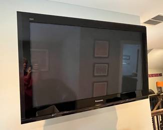 Panasonic flatscreen TV (not a smart TV)
