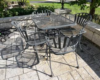 28" square patio table and (4) chairs 