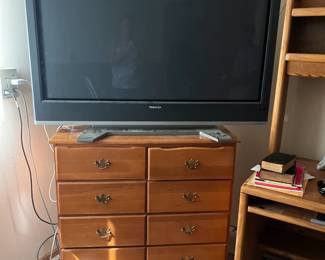 Toshiba Plasma TV, dresser