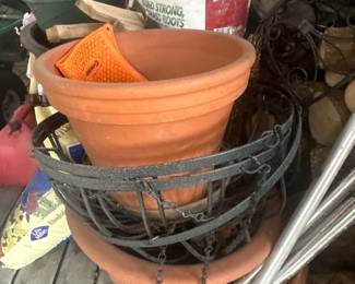 Pots & hanging baskets
