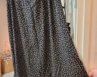 Plus size women's skirts