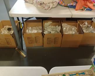 Pint jars, no lids...approx 10 dozen