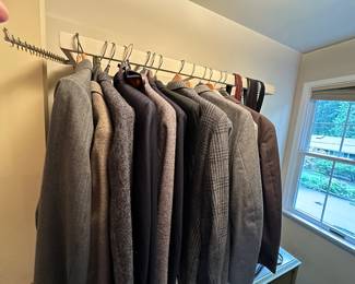 Quality Mens Jackets and Coats, including genuine leather, London Fog, Golden Bear California, and jackets made in Hungary 