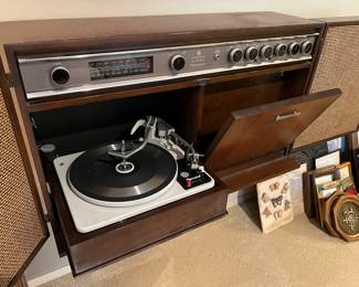 Mid Century Modern General Electric GE Wall Stereo Console Record Player with Built-In Speakers
