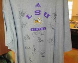 LSU basketball team autographs including Tyrus Thomas, Glenn Big Baby Davis, Coach John Brady, etc