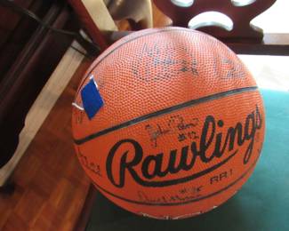 LSU team autographed basketball Shaq's junior year