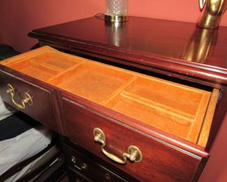 Sliding jewelry drawer